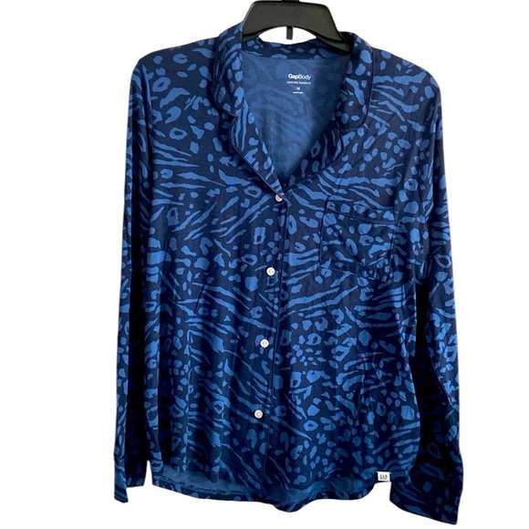 Gap Body Women’s Blue Animal Print Button Down Loungewear Shirt Size Medium - Picture 1 of 6